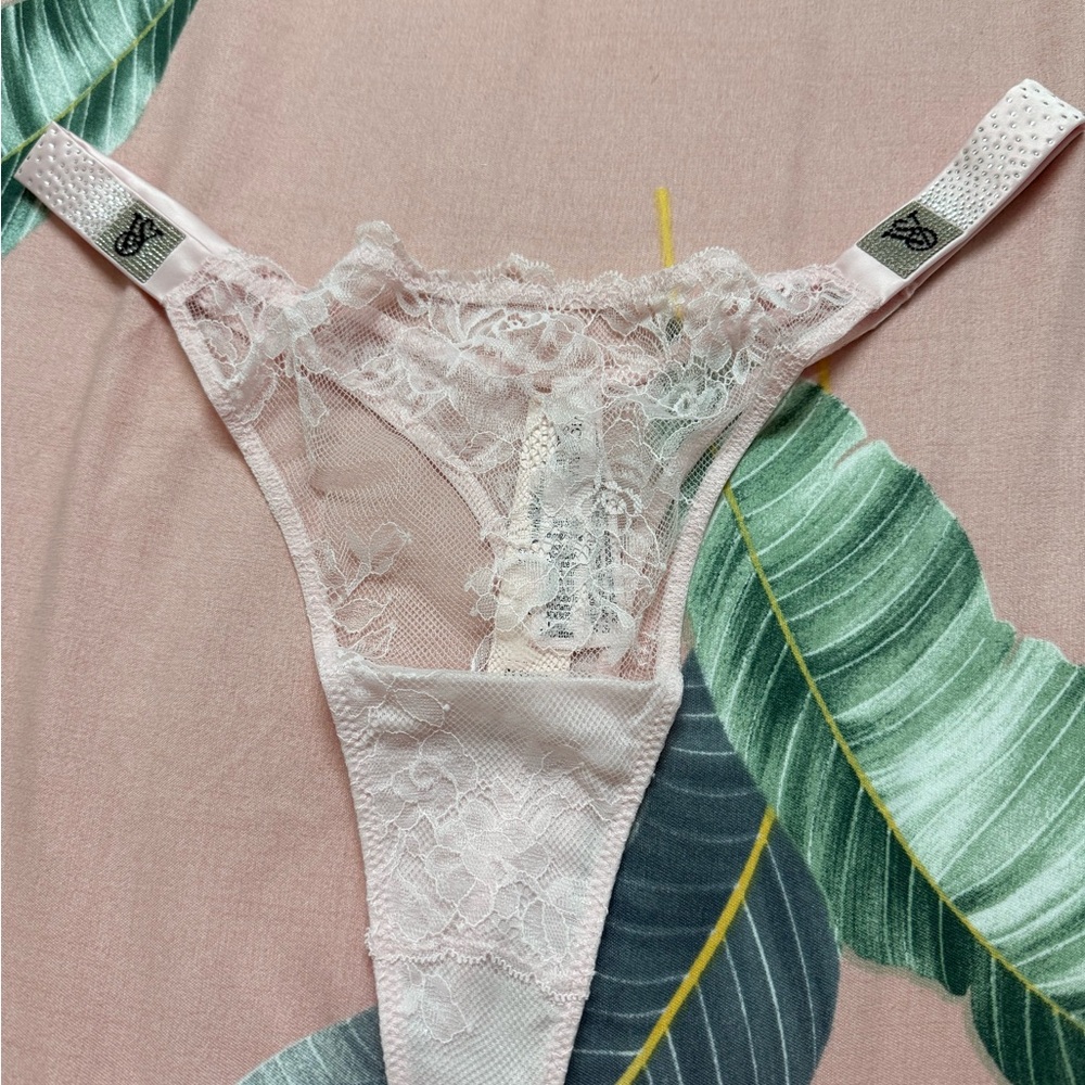 Victoria's Secret Very Sexy Pink Shine Strap Thong L
